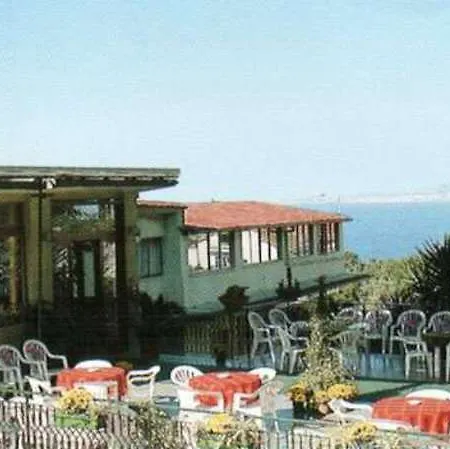 Cavour 3* Сорренто