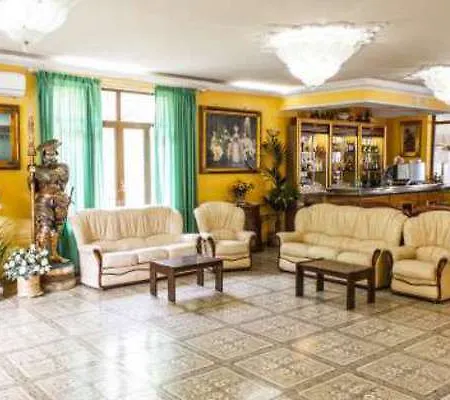 Готель Cavour 3*