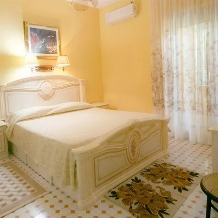 Cavour Sorrento